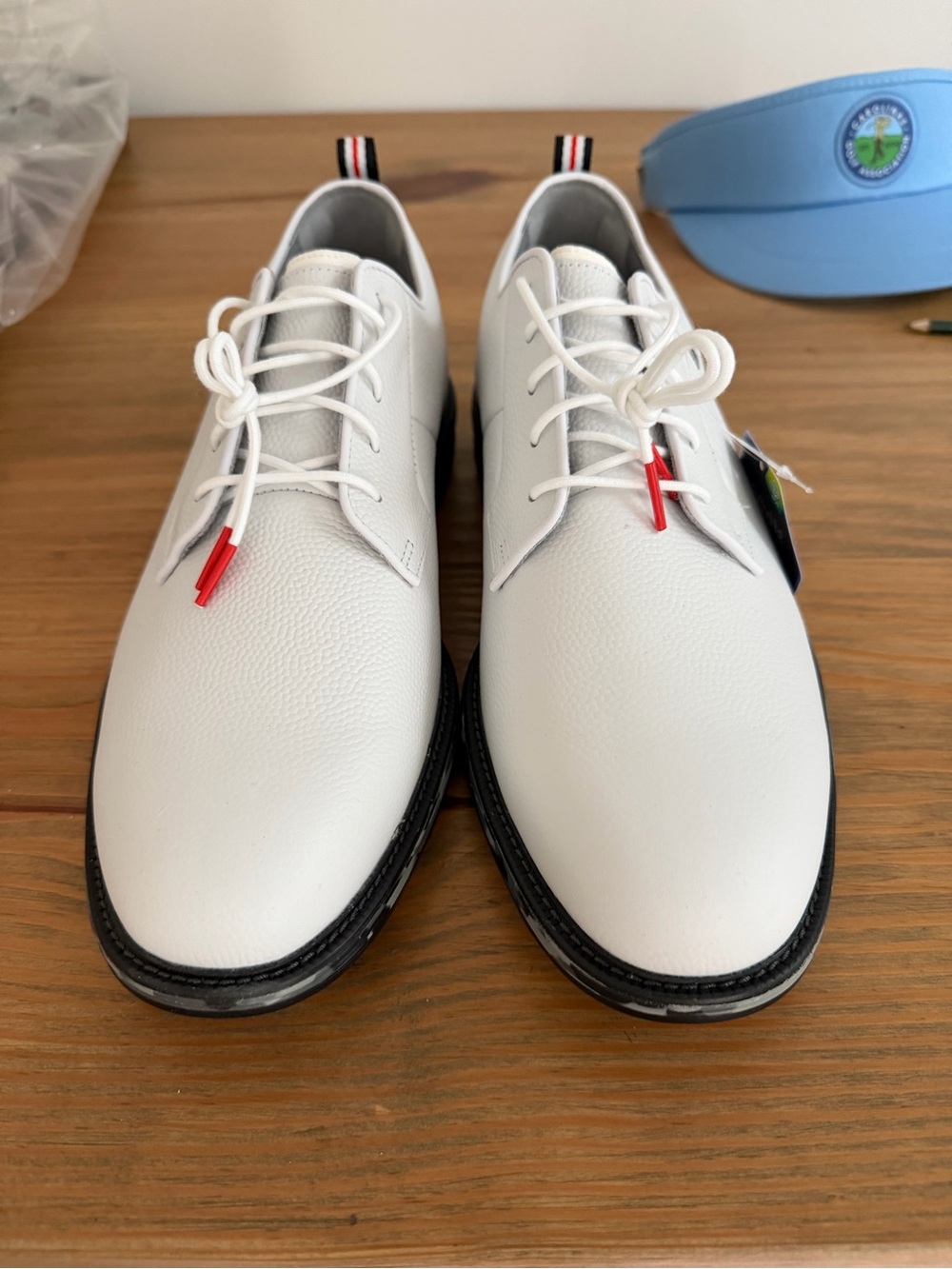 Footjoy Men's Golf Shoes with Black Trim - Premium Comfort - Picture 2 of 4